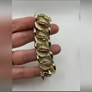 VINTAGE LISNER MCM GOLD TONE BRACELET 7" EXCELLENT CONDITION